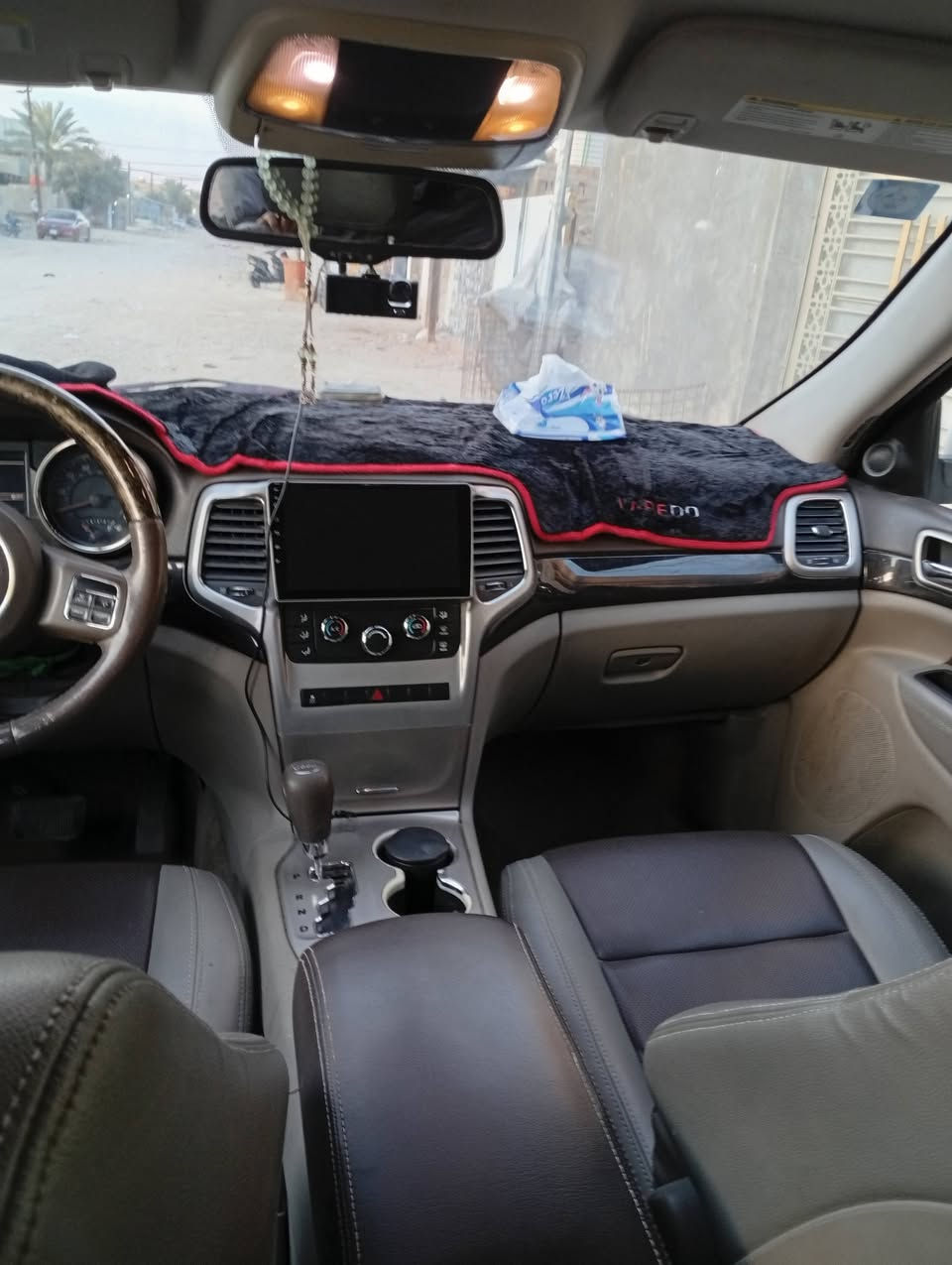 السلام عليكم جيب لاريدو موديل 12 كلين بدون ظرر سته سلندر تحكم حساس فور ويل كشنات جلد  كهربائي بصمه تشغيل بصمه أبواب بيع مستعجل 150قفل ماكو هيج سعر ***********
