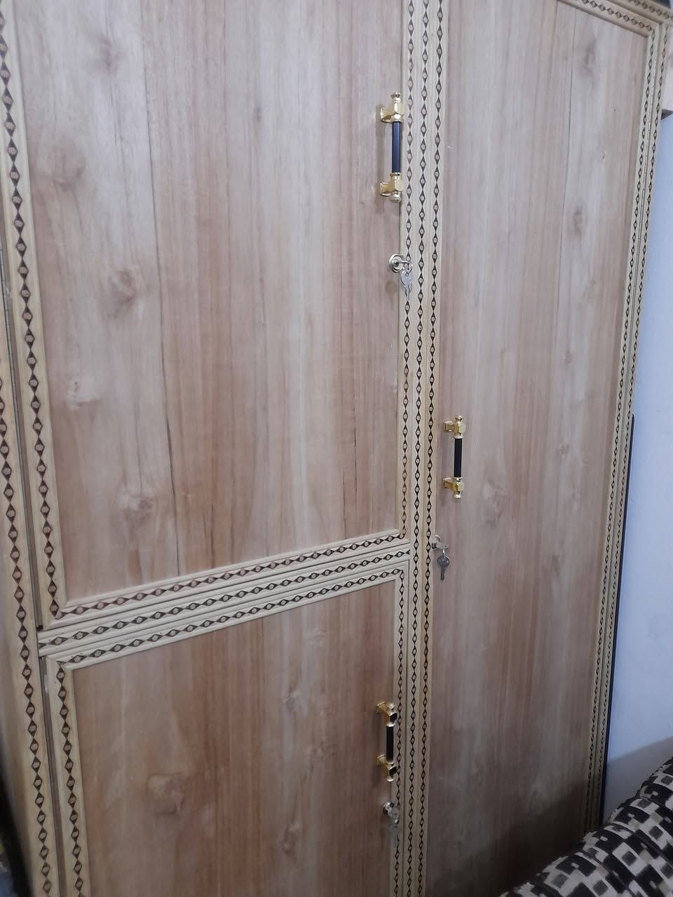 السلام عليكم اغراض للبيع مال بيت مو مال سوق كشي بسعره الدوشك نفرين ابو الظغط ضمان خمس سنوات 150 ألف الثلاجه قفل 100 نوعيه كونكورد الغساله 70 شغاله عل الفحص الطباخ 70 شغال ميز بلازمه 25 بلازمه نوعيه شينوك حجم 42 ب 150 دواشك جديده غير مستغدمه 2 ب 25 بطانيات ابو النفر البطانيه 10 بطانيه نفرين وزن 7 كغم 35 كنتور 2 باب جديد 150 / لايوجد واتس اتصال فقط *********** / الي يريد يشتري يتصل / وشكرا
