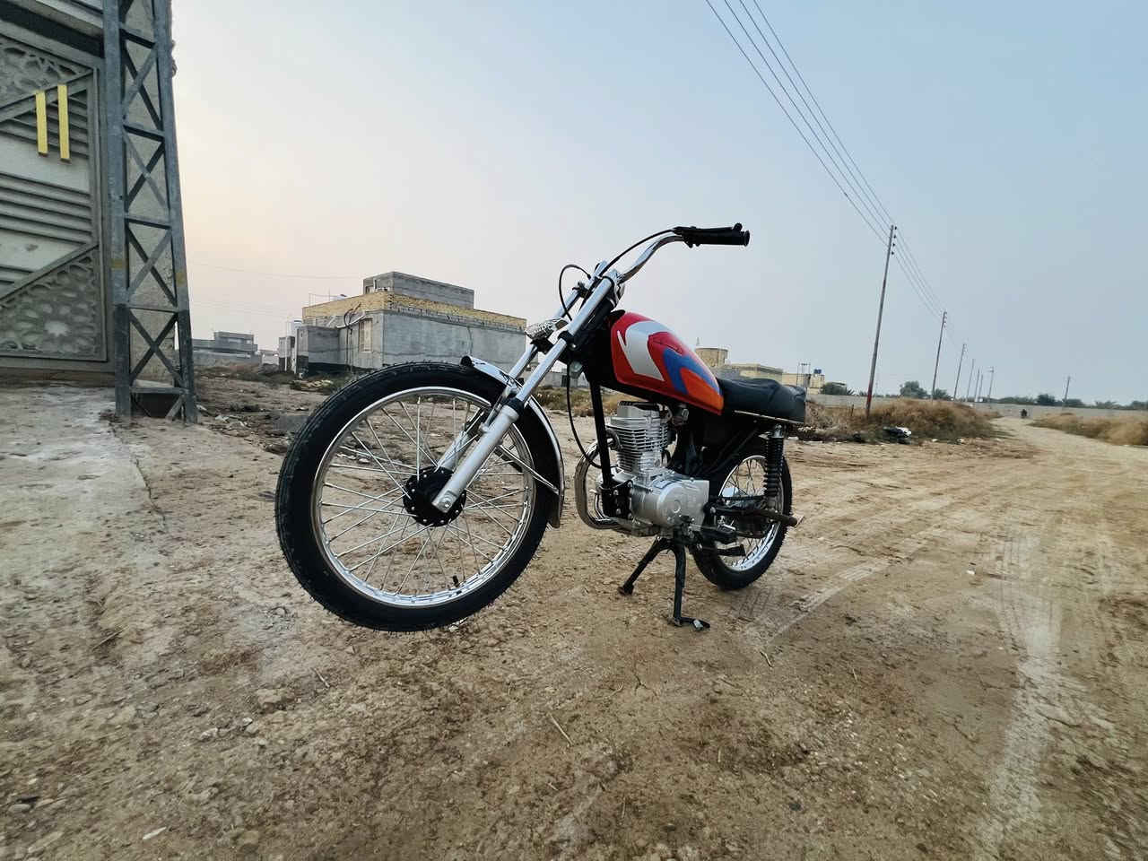 سلام عليكم دراجه البيع شاصي ١٤نامه برو تعميره بشهر ١٢دراجه خير من الله  شوفت عينك السعر ٩٥٠وبيه مجال قليل اوراق الدراجه اوصولي. مامتواجد خاص هذا رقمي ***********
