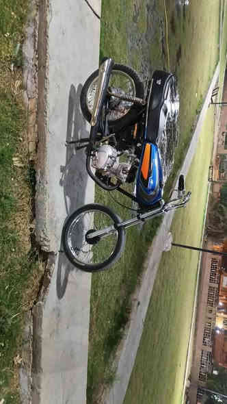 كلك اي نقص مابيها جاملغات جدد تخم تاير جديد  ومحرك مكفولة مال شغلل 
شارع المطار سعر 350 وبيها مجال
*********** او خاص
