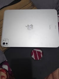 أيباد11برو نضام M4بطاريه 84 كامال غراضه مع حساب ببجي مثل ما واضح بصوره...