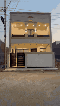 دار للإيجار • شارع رقم١٨ • ١٠٠م