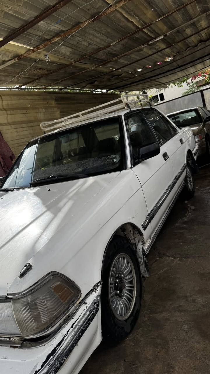 السلام عليكم 
سوبر سيدان الموديل 91 كير محرك vvti 2500 خير من الله مكفولات بيها ضربة من الجهه اليسار للشاصي للامانة ابد ما مأثرة على السيارة زوج تاير امامي جدد سنوية وارقام جدد لسنة 2030 السعر 41 
تبريد فقط ليك المنظومة اي سؤال او استفسار خاص للاتصال ***********
