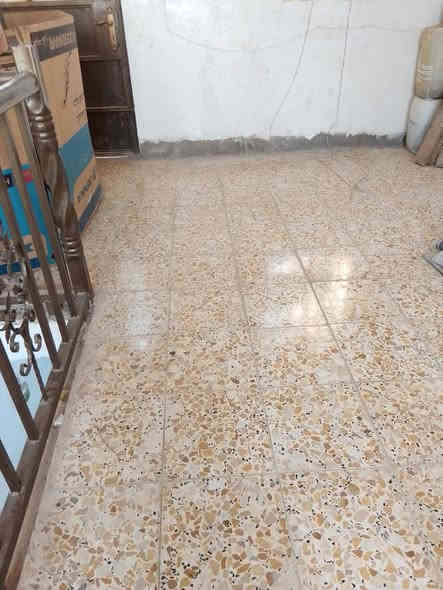 *********** للاستفسار واتس اب بيت طابو ملك صرف مساحه ٧٥ م تحويل مباشر بطابو الحسينيه بداية شارع ٢٥ أو شارعين بالانتصار المربع الاول البيت طابق واحد جاهز ونظيف جدا يتكون من طرمه ٤م واستقبال ٤م وصاله وغرفه كبيره اكثر من ٥ م وترك متر وبيتونه كبيره
