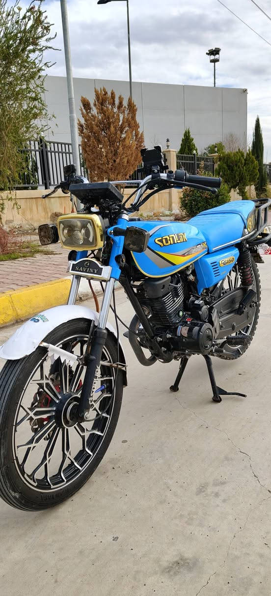 سلام عليكم دراجه سولنك 5كير  لبيع. موديل 2024 دراجه. شرط. كل عيب. مابيها محرك. مامفتوح   دهن جديد كهربائيات. كلها شغاله  شاشه  سويجات ثنين. بلادي وياله  مسطره. دراجه. جديده مال. بيت.  السعر 725بي مجال. مكاني حي العسكري شراي خابر ‏‪0789 161 2659‬‏
