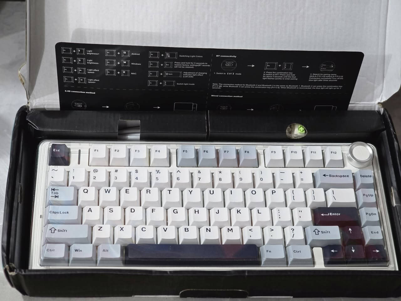 تحية طيبة
مجموعة غراض للبيع
---------------------------------------
1.ماوس اتاك شارك Attack Shark X11
يتصل واير + 2.4G يعني قطعة USB لا سلكية + بلوتوث 5.2
وزن خفيف جدا وعملي مع كافة ملحقاته من قاعدة وستكرات
لون اسود
السعر: 25 الف دينار فقط
---------------------------------------
2. ويب كام لوجتك Logitech BRIO 4K Pro C1000e
تصورلك:
4K/30 fps
1080p/60
720p/90 fps
مع كافة الملحقات
غنية عن التعريف وسعر الجديد كلكم تعرفوه
السعر: 190 الف دينار فقط
---------------------------------------
3. ويب كام لوجتك Logitech C270 HD
تصورلك:
720p/30fps
ايضا غنية عن التعريف
السعر: 25 الف دينار فقط
---------------------------------------
4. كيبورد Keyboard F75 by Aula
ميكانكل كيبورد 75%
يتصل واير + 2.4G يعني قطعة USB لا سلكية + بلوتوث 5.2
فول RGB
مواصفاته معروفة ويجي مع كافة ملحقاته
السعر: 45 الف دينار فقط
---------------------------------------
يوجد توصيل
للتواصل: *********** واتساب
