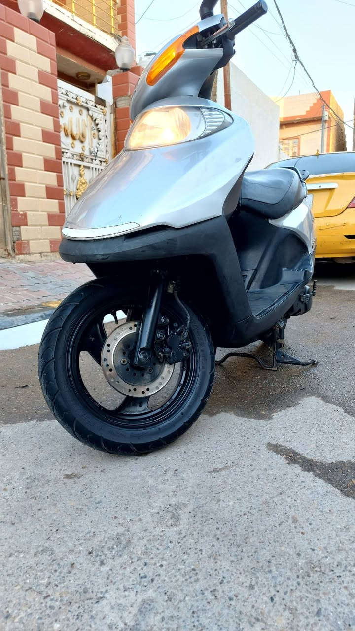 السلام عليكم سبيسي ياباني جاهزه كفرات ابو الختم مكينة بيوش وبستم اول فتحه ناعمة شلعه معدل تخم تاير قفل جنطه قفل ستيرن كهربائيات كله شغالة كيج بانزين كيلو متر دراجه كل نقص مابيه مكاني كوت الزهراء ***********
