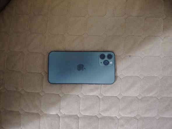 سلام عليكم ايفونً 11 برو 
ذاكرة 256
مستبدل فقط بطاريه 
مكاني ديالى
إجهاز نضيف الشواصيً
 سعر الجهاز 250 
*********** فقط واتساب
