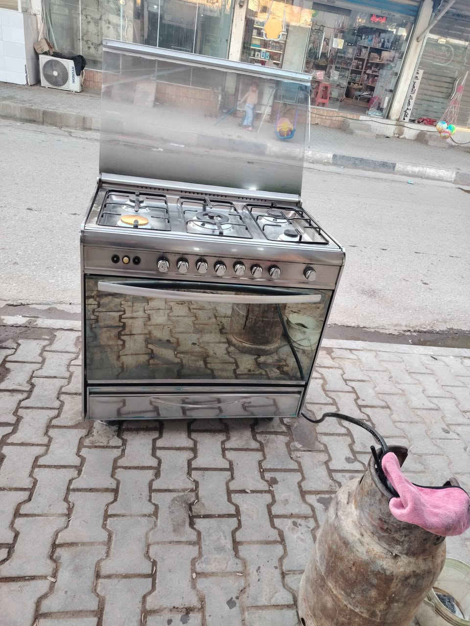 طباخ يونفينصل مصري باب اول شرط النضافه والفحص ناره زركه وقويه لايصخم ولا يحرك الجداري والفرن دكمتين


**إذا كنت صاحب هذا الإعلان وتريد حذفه لأي سبب، رجاءا أرسل رسالة إلى الدعم الفني**