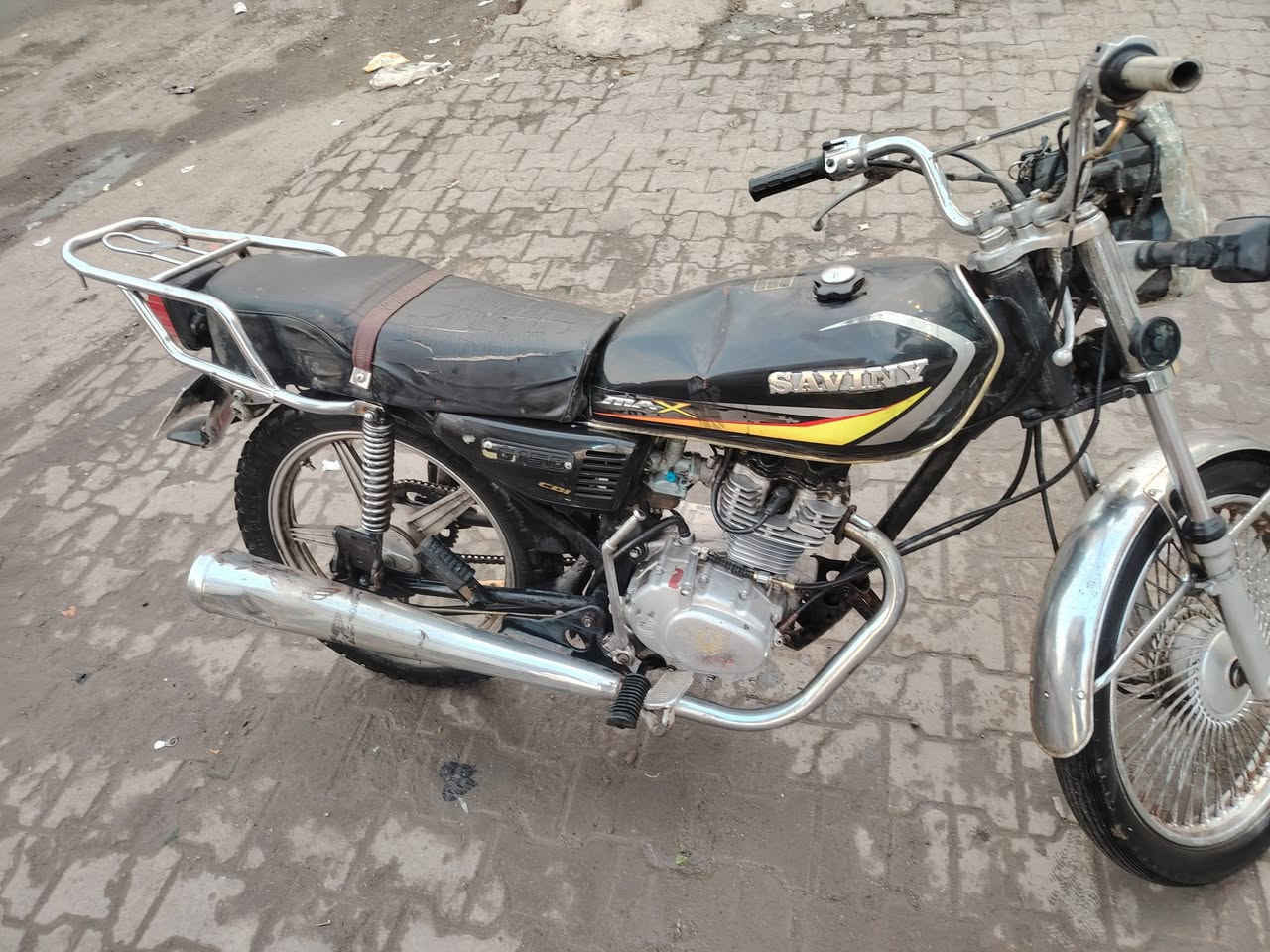 سلام عليكم مره خصت مديرر الكروب عندي دراجه ايراني اربع كيرر موديل2021 شغله خيرر من الله نضيفه الله  شاهد السعر375بيهااا مجال الطبيبن 
هاذه الرقم *********** مكان بغداد ام الكبر الغزلان
