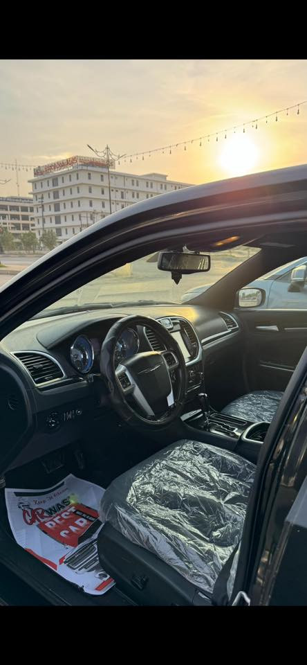 للبيع كرايسلر اوباما
2011 محدث شكل امامي 21 فقط
 وارد امريكيC300
اللون :اسود
حجم المحرك:3600
كشنات:جلد تدفئة +تبريد
بيهة 4 قطع مثل ممبين بلسونار 
سيارة نضيفة كلش  ماشية 134000mi
كير ومكينة  شرط الكفالة 
السعر 150 $ وبيهة مجال بسيط 
الشراي يتصل وبي خير ويدلل
***********
