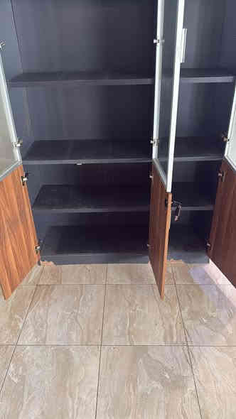 اثاث مكتبي البيع 
***********
