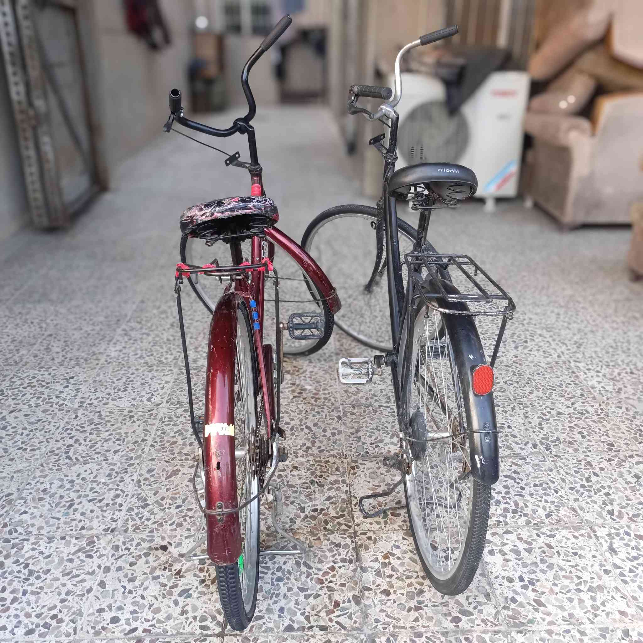 السلام عليكم باسكلات للبيع واحد مصبوغ واحد يرادله ولف الاسود مصبوغ باسكلات نضيفات زينات السعر 80 العنوان بغداد الجديدة رقم او مازنجر ***********
