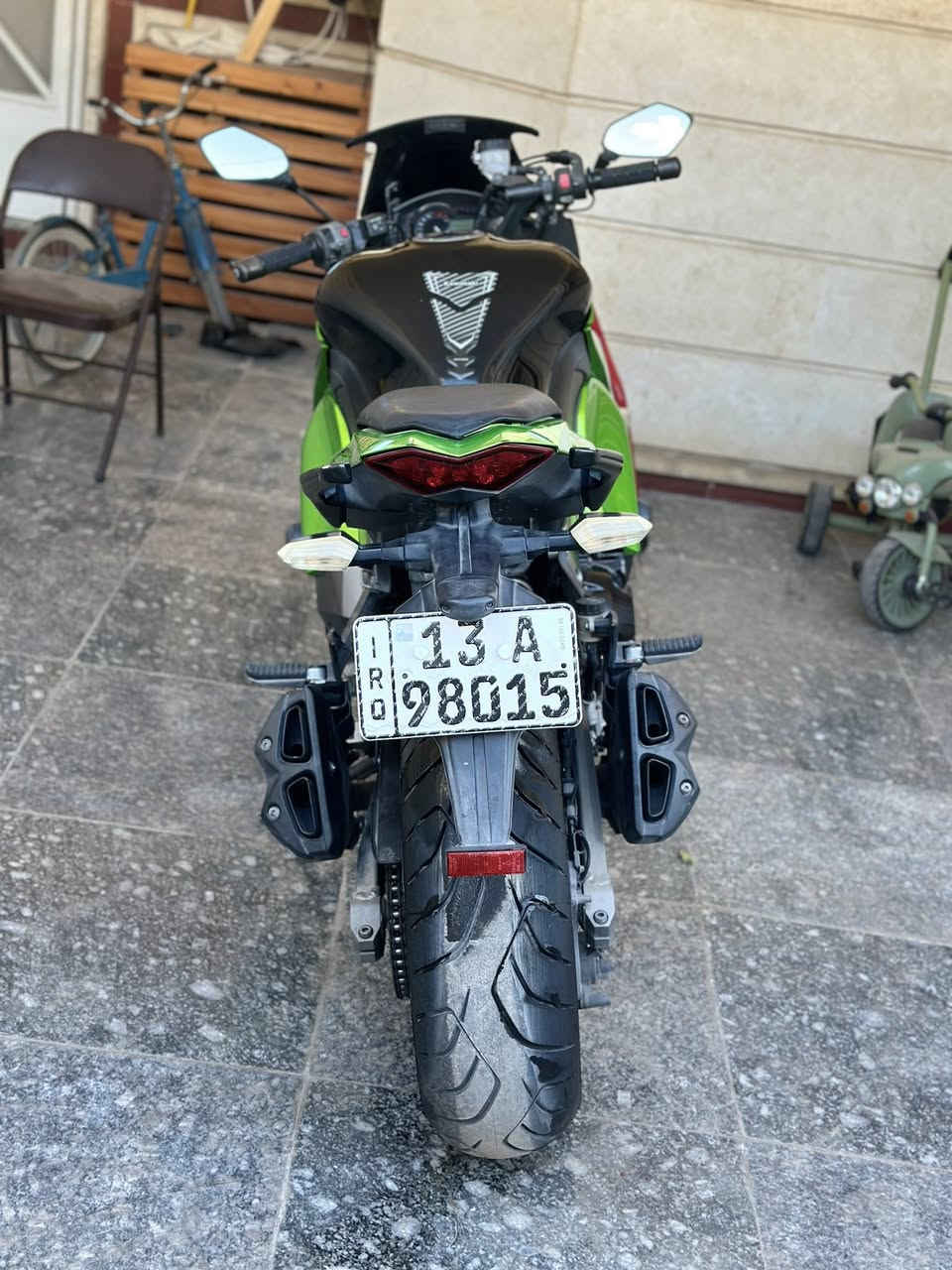 كاوسكي ٢٠١٧ حجم ١٠٠٠ مكفوله من كلشي على وضع الشركه رقم ميسان انكليزي الجديد وهزه جديده مداور ثاني يوم وياها خوذه اصليه  وسويجات الاحتياط جدد ميسان العماره 
*********** السعر ٦٥ ورقه وبيها مجال حك الجيه
