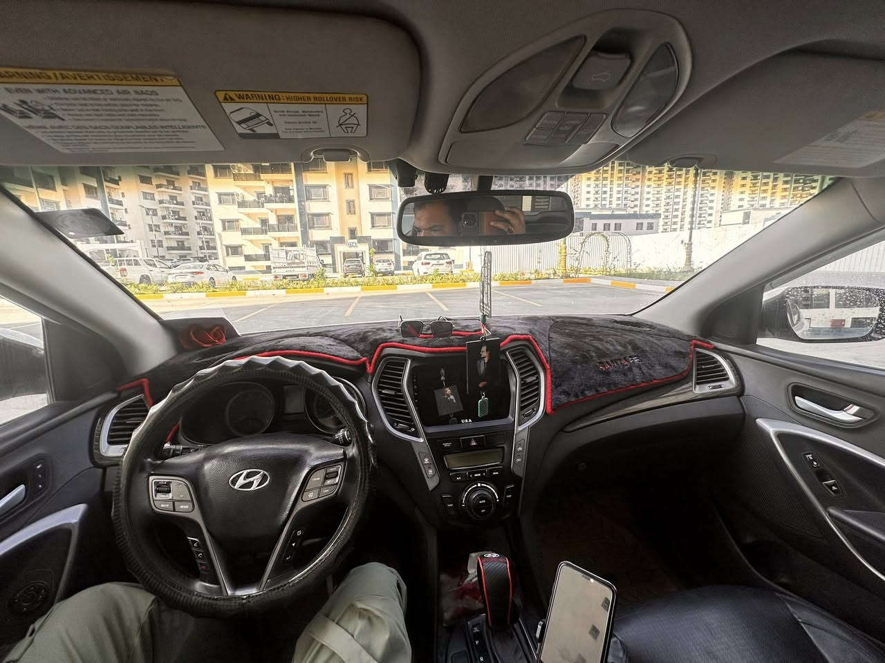 السلام عليكم
للبيع سنتافي امريكي فول مواصفات 2015 
 ٤ سلندرGDI AWD Sport عليها برمجه دوانز وشلعه 
بانوراما بصمه تشغيل+بصمتين ابواب اماميه + دخول ذكي
كشنات كهرباء +جلد تدفئه + خزن ميموري + الاماميه مساج
رادار جانبي + اشاير بالمري + مري قلاب + بردات بلادي
لد نهاري + حساسات اماميه وخلفيه + صندوك كهربائي 
4 وضعيات ستيرن (ايكو نورمال كونفرت سبورت)
تبريد مناخين منفصل + قطعتين + سستم سماعات
تحكم ستيرن جهتين + كامره بلادي + شاشه كبيره
السياره حادث امريكا خفيف دعاميه ومازدات 
12 ايرباك كشنات وتكم وبرده ودشبول 
ايرباك ستيرن طاك 
رقم الجديد هزه جديده سنويه جديده
السياره مابيها مصرف دينار 
السعر 160  وبيها مجال للشراي
 مكان السيارة البلديات 
***********
موجود واتساب
