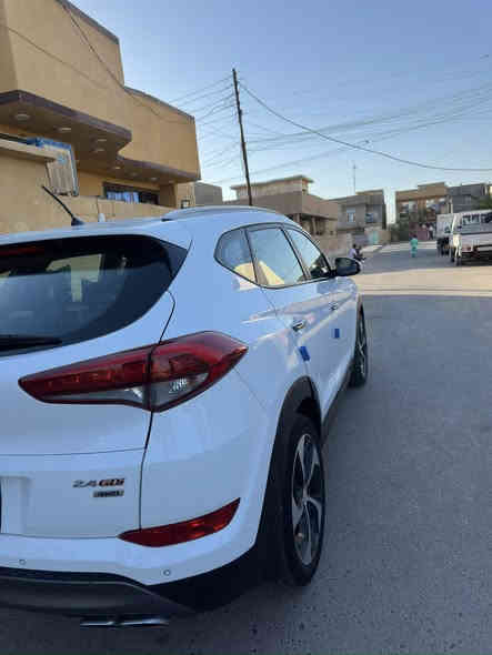 سياره توكسان وارد خليجي 
موديل 2016

نص فول 

⬅️السياره رقم بغداد الدولي الجديد
 
السيارة ب اسمي تحويل ثاني يوم
بيها دعجة بخشم وهلال البنيد ومصلحه وراشين البنيد حتى يجيبون اللون 
ودعجه بجامبغ الخلفي ع كد اصبعين وراشين الجاملغ وعندي صور الدعجات قبل التصليح وعندي سونار
ارضية السيارة مدوشمة جلد  وكشناتها اصلا جلد وبيها تدفئة بالكشنات
 
⬅️ مواصفاته /
السيارة بانزين وضايفين الها منظومة غاز تعمل بنظام مدمج غاز بنزين اذا تحب تشغلها او تلغيها براحتك تصير اقتصادية حيل 
كامرة  + تحكم ستيرن جهتين
عدسات زنون 
٣ انضمة قيادة ( ايكو - نورمال - سبورت )
حساسات خلفية 
اشاير بالمري
مري شفط
فور ويل
شاشة اعطال 
الداخل كشنات جلد ومدوشمة فوكاها دوشمة قماش ولايلون
تدفئة بالكشنات
٣ لدات امامية 
محرك 2400 gdi مجفت يعني انسى التنقيص
اي بي اس
فول تحكم ستيرن
حاجب نهاري
كشافات زينون
مري شفط ويا القفل
مخرج Aux 
مخرج usb
لد امامي 
الايت زنون ومتحركة العدسات ويا الاستيرن 
يدات نيكل 
قطعتين تبريد
ويل 19 

⬅️ والسيارة قبل 4 اشهر داخله هزه ومحول الرقم الجديد الدولي ومجددة السنوية  ومن كلشي كاملة الياخذه مجرد تحويل 
 سعرها 155$ وبيها مجال للشراي 

مكان السيارة بغداد
وهذا رقمي ***********
