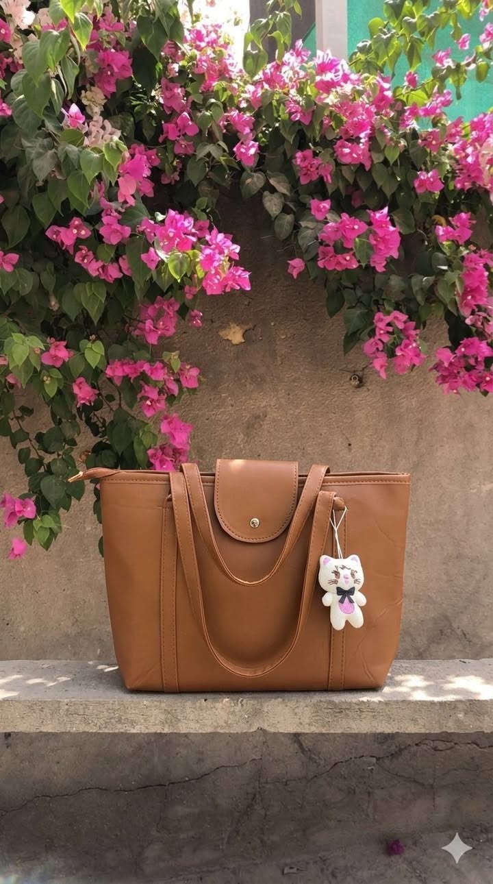 بس بـ ٦ آلاف 🔥 وتوصيل 3
بنات هالجنطة الجلد تخبل 🤎
خامة مرتبة وثقيلة مو مال يومين ✨
شغل نظيف وتجنن عاللبس

عملية وتكفي كل أغراضج
مناسبة للدوام والطلعات 👌

العدد محدود والي تريد تحجز تراسلني خاص قبل لا تخلص 📨
توصيل متوفر 🚚 ***********
