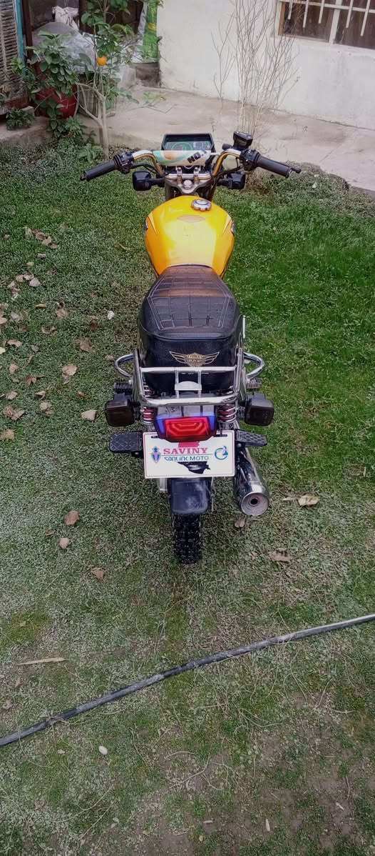 السلام عليكم للبيع موديل 23 
محرك مامفتوح سعر 550 وبيها مجال 
عنوان تكريت 
للاتصال ***********
