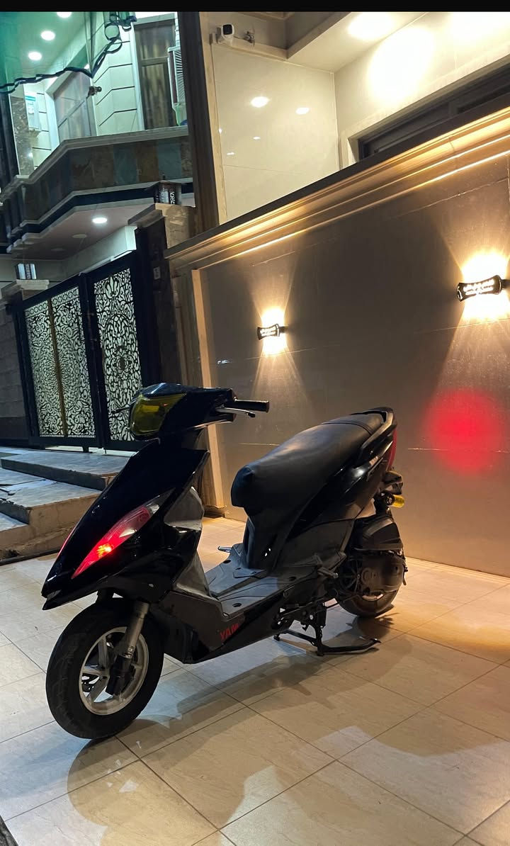 السلام وعليكم
دراجه gtr 
مزوده بيها تزويد كله اصلي 
بوشه 58ونص 
صدر امامي  DY 
فج Rpm 
وصينيه 
دبلات خلفيه لون ذهبي k1 
صالنصه بوري عدل تل اصليه وليس ال تجاري 
تغيرات جدد 
لايت زنون يسطر سطر اصلي 
اشاير كلش قويه مرتبه حمر 
يدات بريك NCY 
قبق بانزين اصلي koso 
وبيها هواي شغلات حلوه هواي كلش ما ذاكرهن 
نواقصها بسيطه 
ذيل علئ ال كسر مال كفر ال امامي 
وترايش وقمجي مال كيلو متر 
وتحياتي للجميع 
السعر 1150.  للاستفسار ***********
