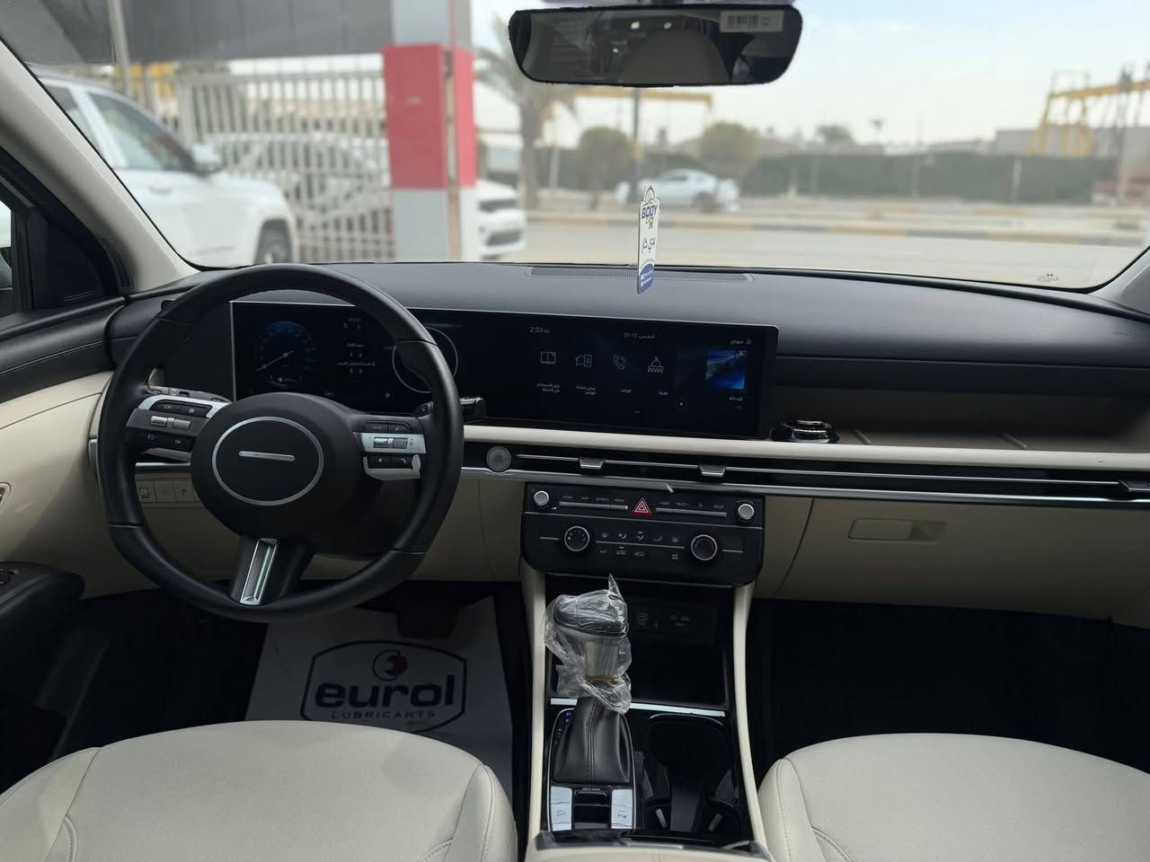 ( بسم الله الرحمن الرحيم)
توسان 🔥 2025 💣 2 كلر ⚫️⚪️

المواصفات 💯 :

1- بصمة 🔐
2- شاشة متصل 📺
3- قطعتين تبريد ❄️❄️
4- جنطة كهرباء ⚡️ 
5- كراسي 2 كهرباء ⚡️ 
6- حساس خلفي وامامي 🔊
7- شحن لاسلكي 💥
8- داخل ابيض 💟
9- تشغيل عن بعد 🕹️
10- السكف الاسود مرغوب🖤
العداد : 7 km ✅

السيارة مكفولة كفالة عامة (وضع زيرو ) ✅

 للاستفسار الاتصال على الرقم ***********
