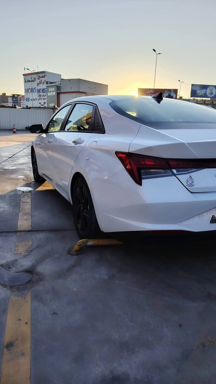 السلام عليكم
النترا 2023 هايبرد
سيارة ماشية 40mi
محرك 1600تيربو
مواصفاتها معروفة
بصمة ابواب
صندوق ذكي يفتح عند الاقتراب من البصمة
3 مودات قيادة (سبورت _ ايكو _نورمال )
تحديد مسار
مانع انزلاق
سايد بريك دكمة
اوتو هولد و مود درايف
سيارة بسمي تحويل ثاني يوم
صور الحادث مرفقة بل منشور
سعرها 145وبيها مجال جدأ بسيط

سيارة حلوة و بلعافية علة الياخذهة

مكاني البلديات تقاطع الكهرباء

رقم الهاتف ¦***********
