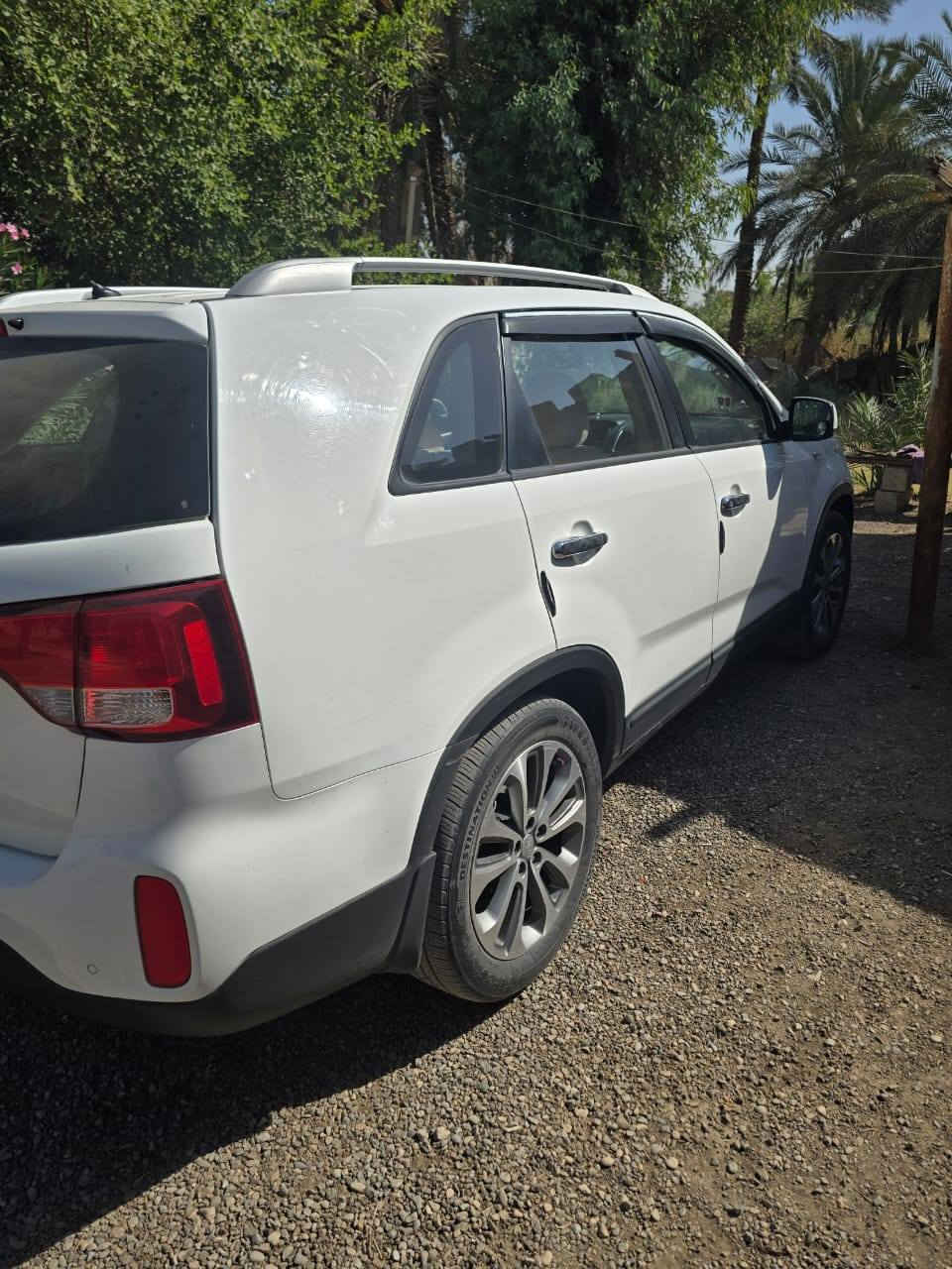 سلآم عليكم للبيع سورنتو خليجي موديل 2014 مكفوله كفاله عامه رقم سليمانيه السياره بدون موصفات   تريد تحويل تريد وكاله ماشيه 120 حقيقي ادك جرس السعر 165 وبيها مجال حك الجيه مكاني واسط العزيزيه قرب معمل طحين العزيزيه او محطة الراضي هاتف ***********
