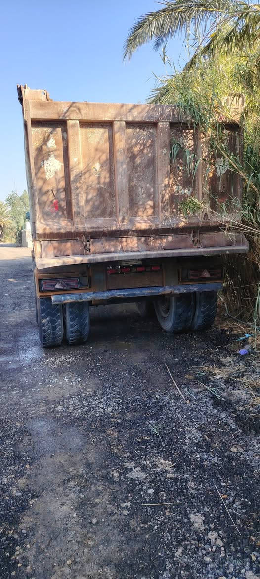 مقطوره مايلر قلاب للبيع تخم تاير ذرعه22للاستفسار الاتصال. على الرقم***********
