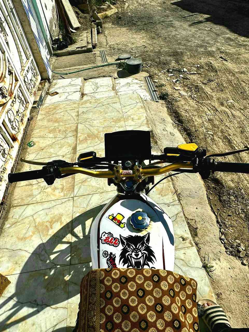 دراجه سيفان للبيع كفاله عامه شرط شلعه ومعدل طيران  محرك زبد  دراجه زيرو التاير بعدهعلئ وضع الوكاله مابيها نقص اكفلكياها من التاير للتاير دراجه زيرو ماشيه 1989 زيرو بعدها زراجه احله من الصور بالصور وصخه  دهن كله امزويل مكاني الخالص رقمي ***********
