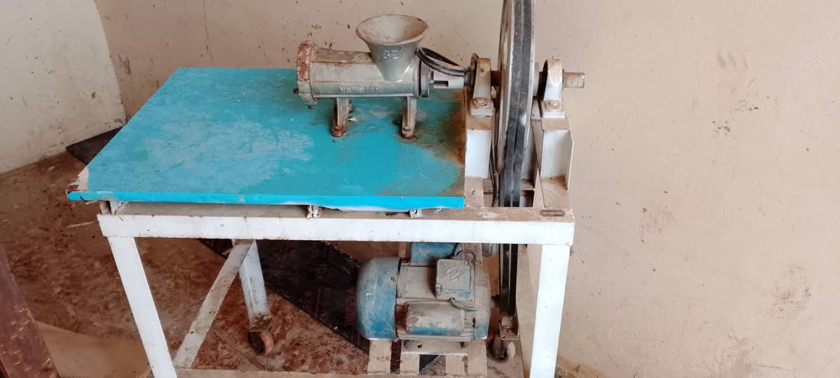 السلام عليكم عندي ثرابه لحم البيع وسعر مناسب جديده ستخدام شهر فقط متروكه كلها تراب


**إذا كنت صاحب هذا الإعلان وتريد حذفه لأي سبب، رجاءا أرسل رسالة إلى الدعم الفني**