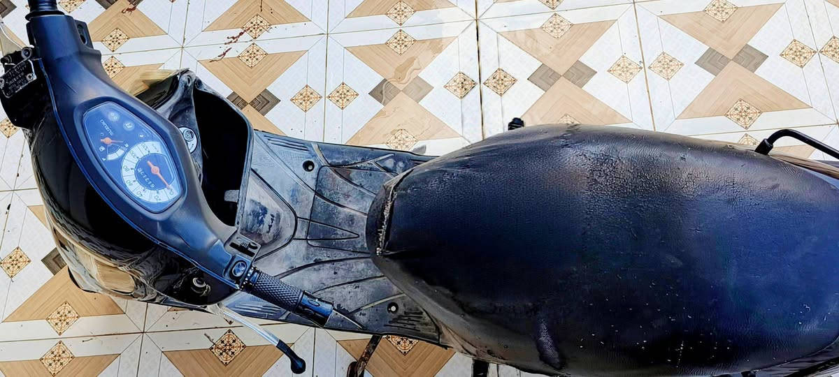 ادرس ياباني قديم كابريتر ...
سلف وهندر ..  كفرات نضافه 90% . شلعه ومعدل كهربائيات كلها شغاله . تايرات جديده ب 450 وبيها مجال... الشاري خاص او اتصل ***********
