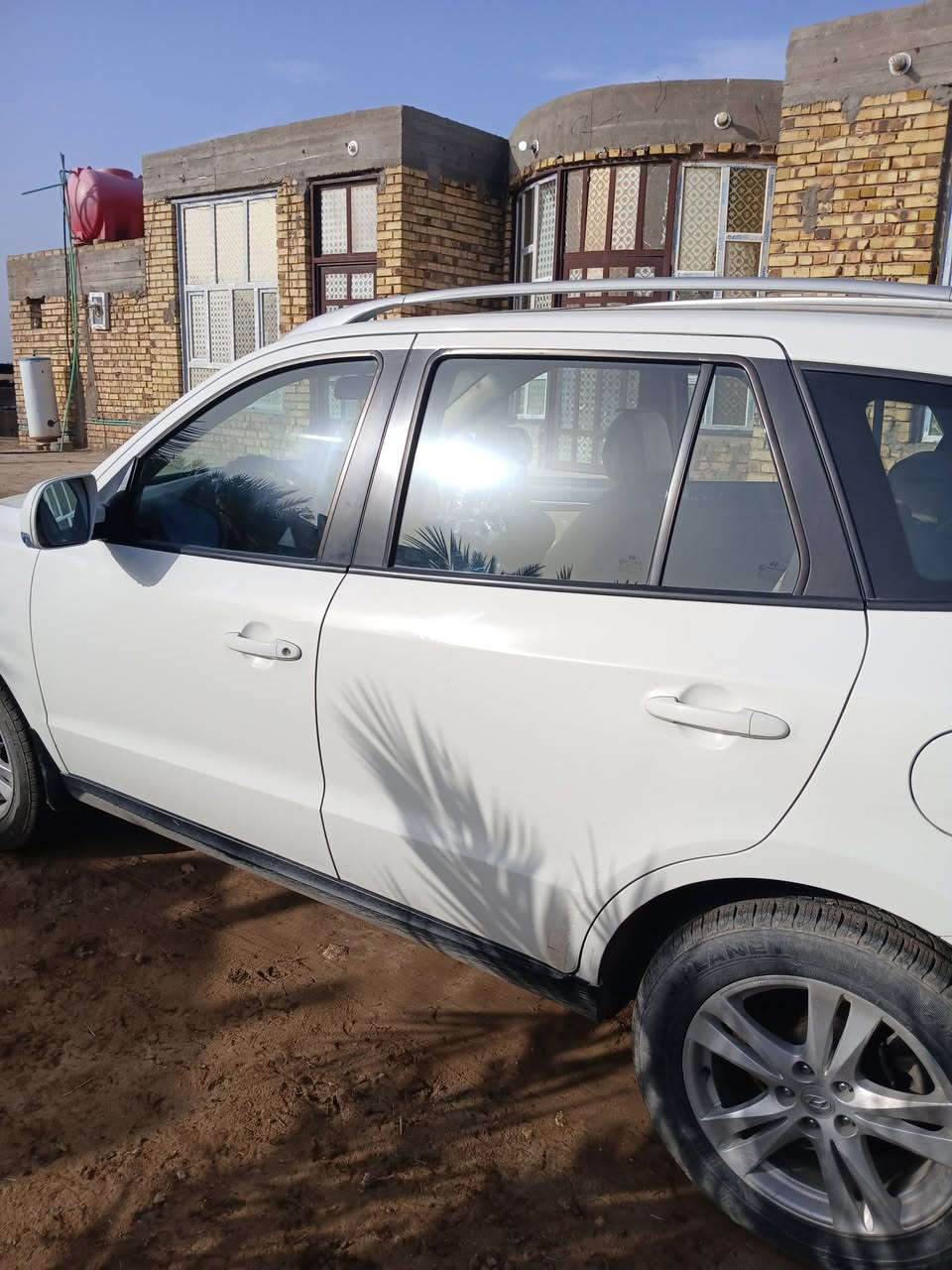 السلام عليكم 
سنتافي موديل 2011خليجي 4سلندر كامل مواصفات فتحت سقف تحكم ستيرن تبريد حداديه جديده مكفوله من الصبغ بيه فقط بالبنيد شبرين رقم اربيل تحويل او وكاله مباشر 
التفاصيل الاتصال ***********/***********
