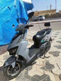 وبركاتة دراجة كهربائية للبيع النوع: سكنس  حديث اللون: رمادي مع أسود ال...