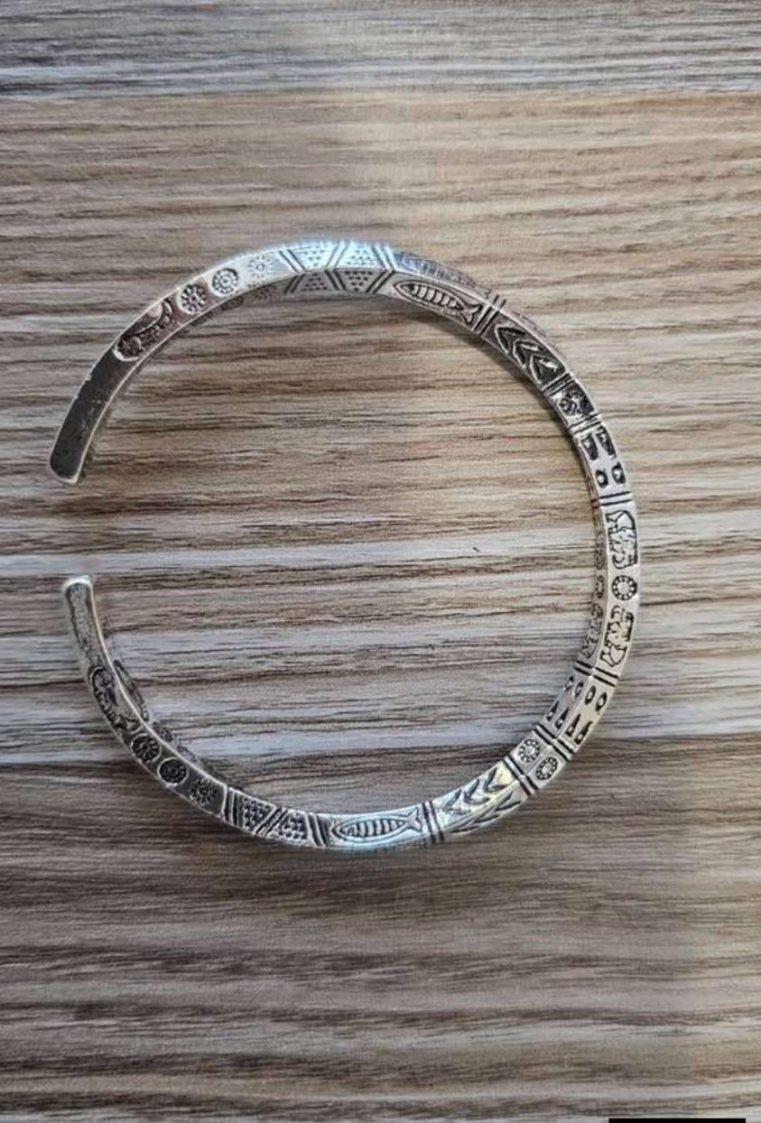 مختوم 925
السعر 20


**إذا كنت صاحب هذا الإعلان وتريد حذفه لأي سبب، رجاءا أرسل رسالة إلى الدعم الفني**