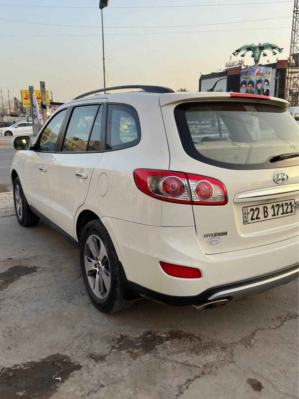 السلام عليكم 
سنتافيا 2012 خليجي رقم اربيل تحويل مباشر هزه جديده
فول مواصفات 
4 سلندر
7 راكب
3 قطع تبريد
بصمه
فتحة سقف
كامرا
جلد
كشنات كهرباء
كشنات جلد 
حساس خلفي 
السياره جاهزه وبدون اي نقص وحيل جديده عارضها ب155 وبيها مجال 
بيها جاملغ امامي صبغ فقط بدون ضرر اثر شخوط
 رقمي *********** بغداد, العراق
