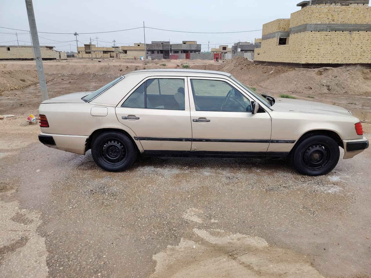 سلام عليكم مرسيدس دب مديل ٨٨/ رقم بغداد تحويل حاضر عنوان بابل القاسم مركز مدينه/ سعر / ٣٠ / بيها مجال قليل/تفاصيل اكثر عله رقم هاذ *********** بي واتساب
