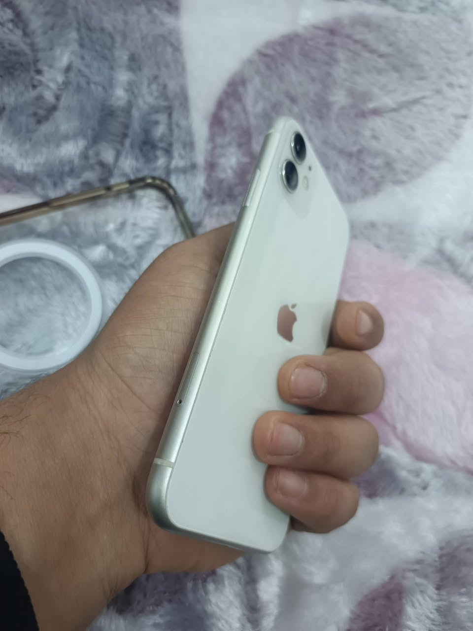 سلام عليكم إيفون 11 للبيع أو مراوس ذاكره 128 بطاريته 94 مابدل بي أي  شي فيس ايدي شغال كل شيء شغال بلجهاز نموذجM السعر ٢٦٠وبي مجال
مكاني بغداد مدينه الصدر 
*********** 
***********
