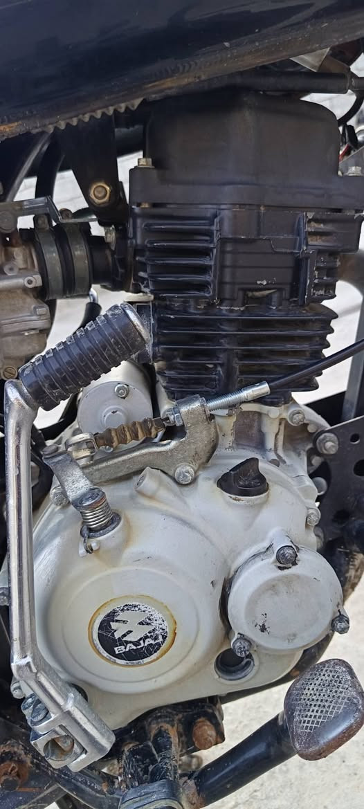 بوكسر موديل 22 محرك نضيف ما مفتوح 
اوارق موجوده وكامله هندر نكره وحده 
سلف نكره وحده دراجه ما مشتغله دلفري 
السعر 1350  للاستفسار ***********
العنوان بغداد النهروان
