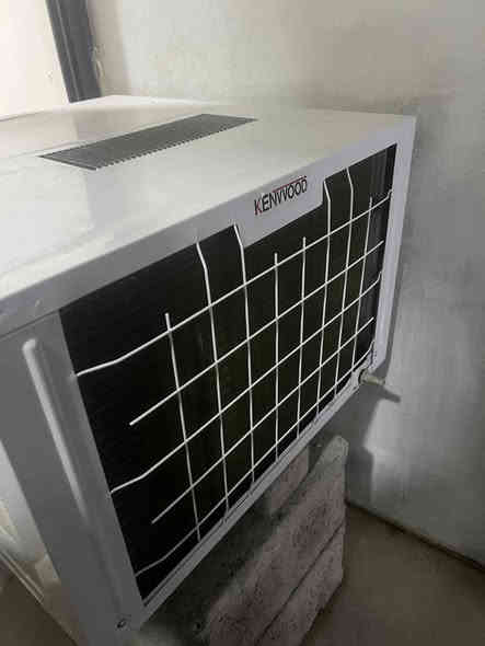 مكيف للبيع قبل شهرين اخذته جديد لوك كارتون ويا دبل ماطور أصلي مع ضمان خمس سنوات سعر 350 مكاني كركوك شوراو بل شرط أبيعه لل علم اخذته ب 420الف أول باب تجي تأخذه من البيت شرط 
***********
