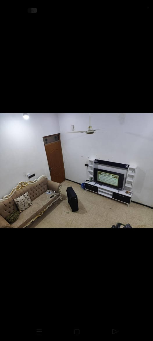 بيت زراعي للبيع مساحته 120 متر 
غرفه وصاله ومطبخ واستقبال وصحيات وكراج سياره  البيت على شارع تبليط 
في حي الرسول السعر 110  وبي مجال
***********
***********
