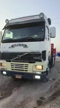 فولفو للبيع ٩٨ كرين ٥ ونص ٢ سلايت واحد يدوي  بدي شغل موصل ٦ونص تبريد  ...