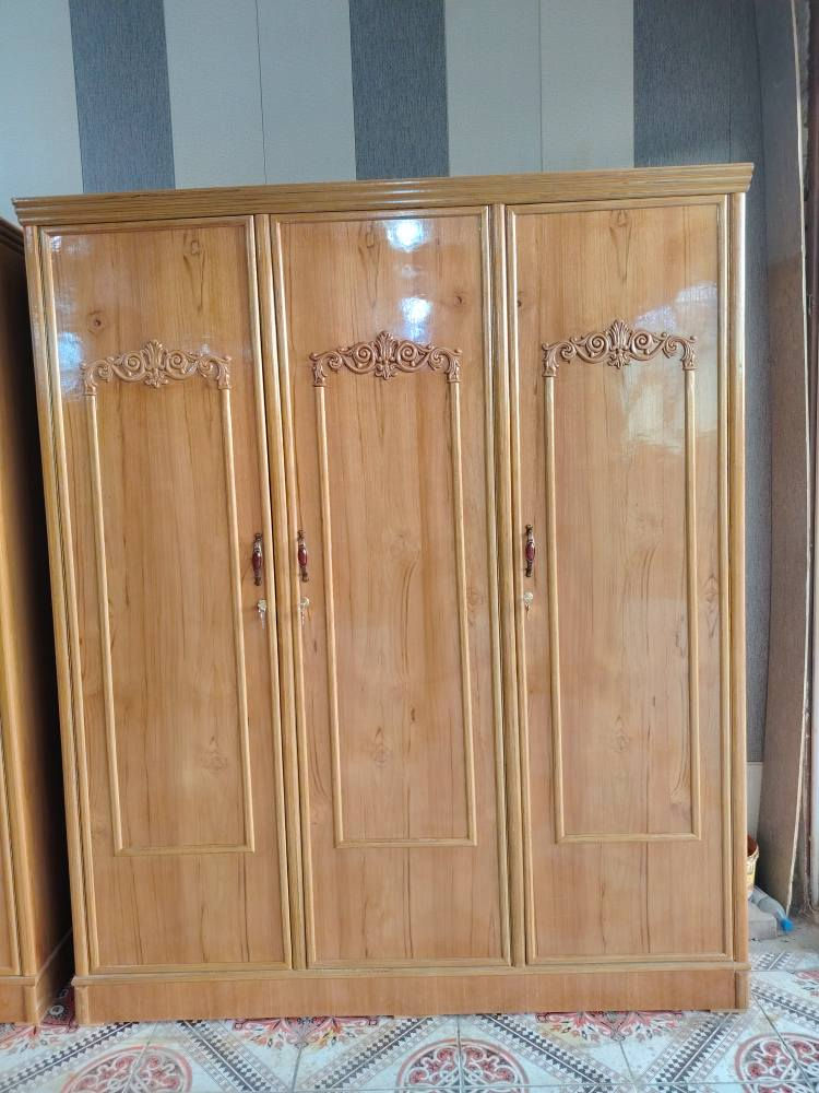 كنتور 3 أبواب تزكام حله جديد داخل وخارج صاج  قاعده بلوك  ضهر كنتور شد برغي 
العنوان ميسان حي العامل قرب صيدلية الشاكرين رقم الهاتف *********** عمارة, ميسان
