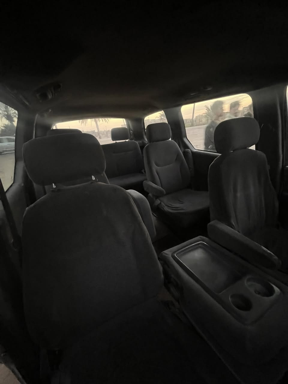 كرنفال كاز مكينة وكير عادي شرط سيارة مكفولة من ضربة سنوية قبل سبوع طلعته بسمي رقم بغداد موديل ٢٠٠٠ لوحات انكليزي حدادية كدام وخلفي شرط تخم تاير وباتري جديد تبريد نقص فقط راديتر وكمبريسر 
جاهزة رايدة ب٦٠قفل مكان سماوة سوير
***********
