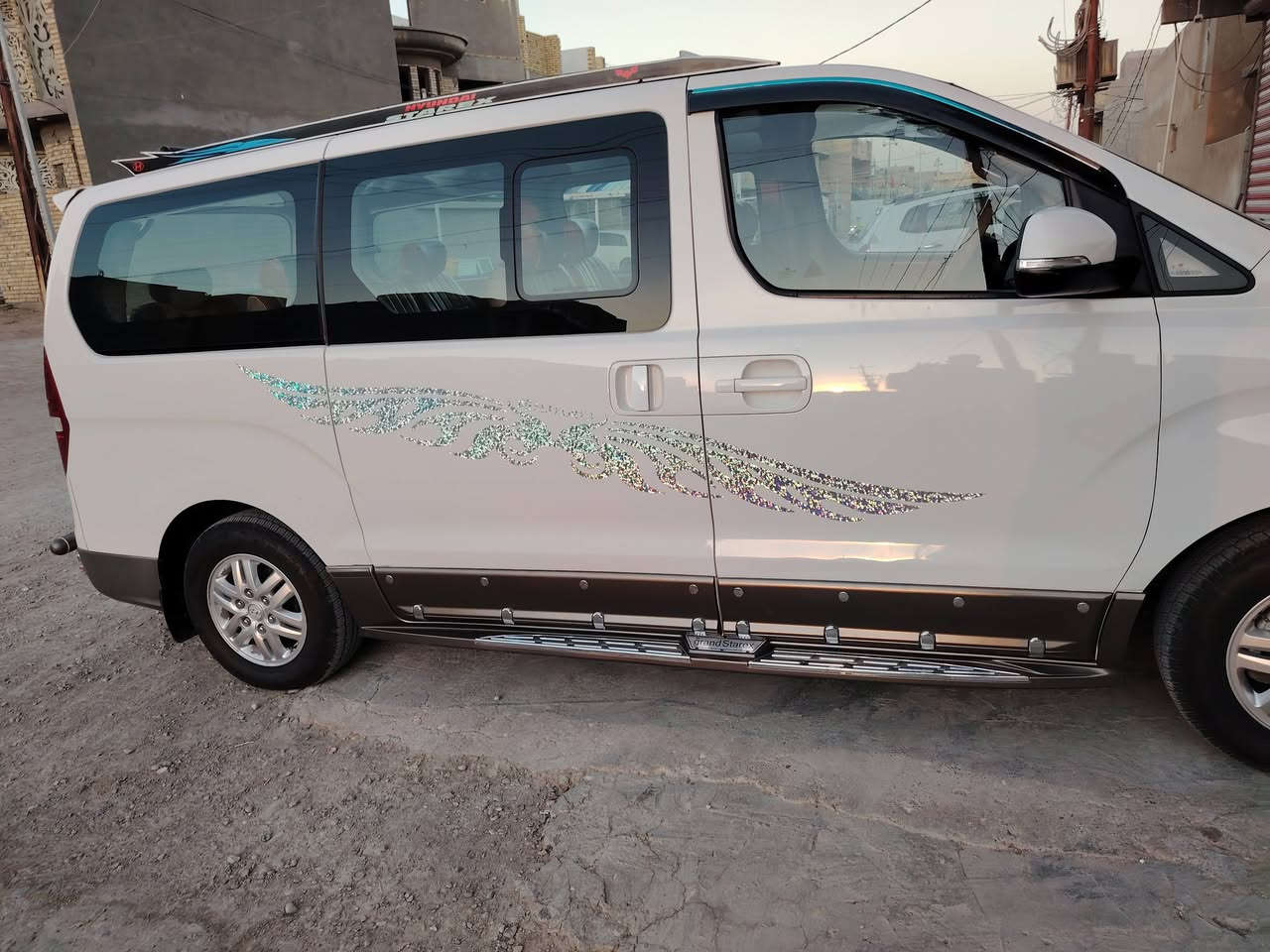 السلام عليكم ورحمة الله وبركاته ستاركس موديل 2019 محور مسكر السياره جاهزه خير من الله بيها طخه بالجنطه والباقي مكفول كفاله عامه السياره احلى من الصور تجي تگلب وتقتنع تخم تاير اشايره بالمري السياره جاهزه بأسمي
الشراي يتصل ***********
