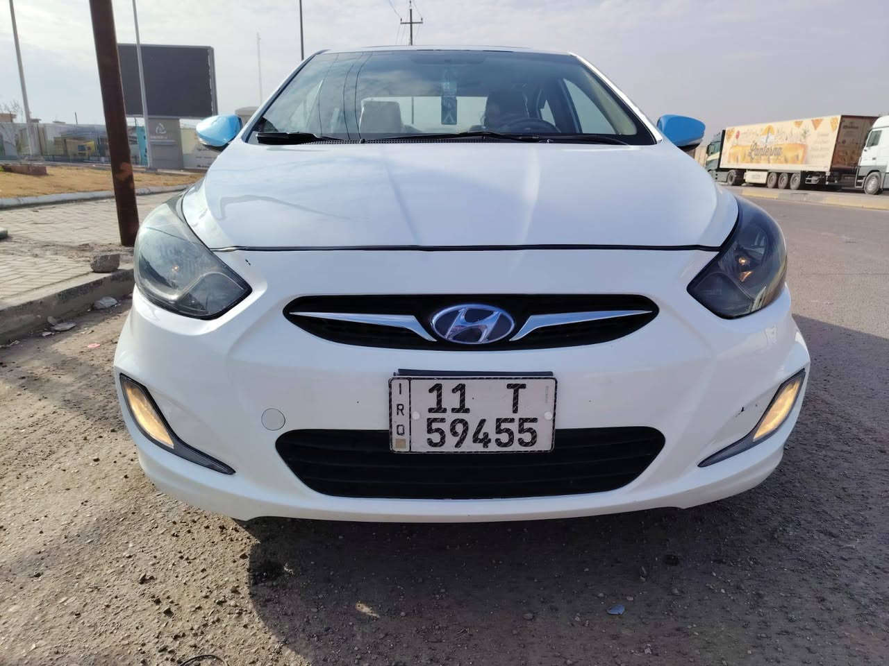 السلام عليكم اكسنت موديل ٢٠١٢ خليجي ١٦٠٠ دبل قطرة فول مواصفات عدا البصمة رقم بغداد انكليزي بأسمي داخلة هزه جديدة مكفولة مكينة كير تخم تاير صدر امامي خلفي كهربائيات غرفة جديدة بيهة ضربة جاملغ عكس السائق بدون داخل + اربع قطع صبغ مكاني بغداد - كويريش قرب علوة الرشيد السعر ٨٨  للاتصال ***********
