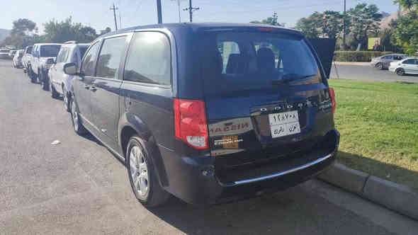 دوج كرفان 2017 سياره جديدة ماشيه 100 كم فقط مامشتغلة خط  وبيها صبغ فقط نص جملخ  مكينه 3.6 سعرها 155 وبيها مجال عنوان دهوك 
***********
*********** دهوك
