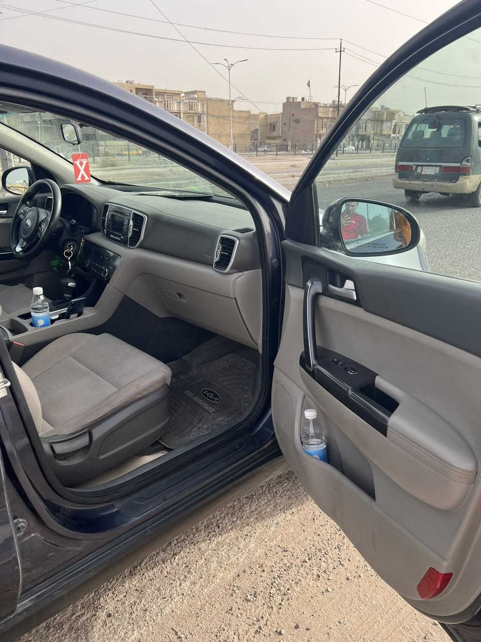 السلام عليكم
كيا سبورتج للبيع موديل 2018
 بيه 3 قطع وحده صبغ 2 كلير بدون حادث 
 كما موضح بالسونار بالمنشور 
سياره ماشيه 109 الف ميل 
محرك 2400 
محركه مفتوح و مجفت 
مواصفاته كامره خلفيه 
قطعتين تبريد داخل رصاصي 
السعر 140 ورقه وبيه مجال 
مكان سياره بغداد البياع 
تقاطع درويش حي المعالف 
الاستفسار اكثر على الرقم 
***********
