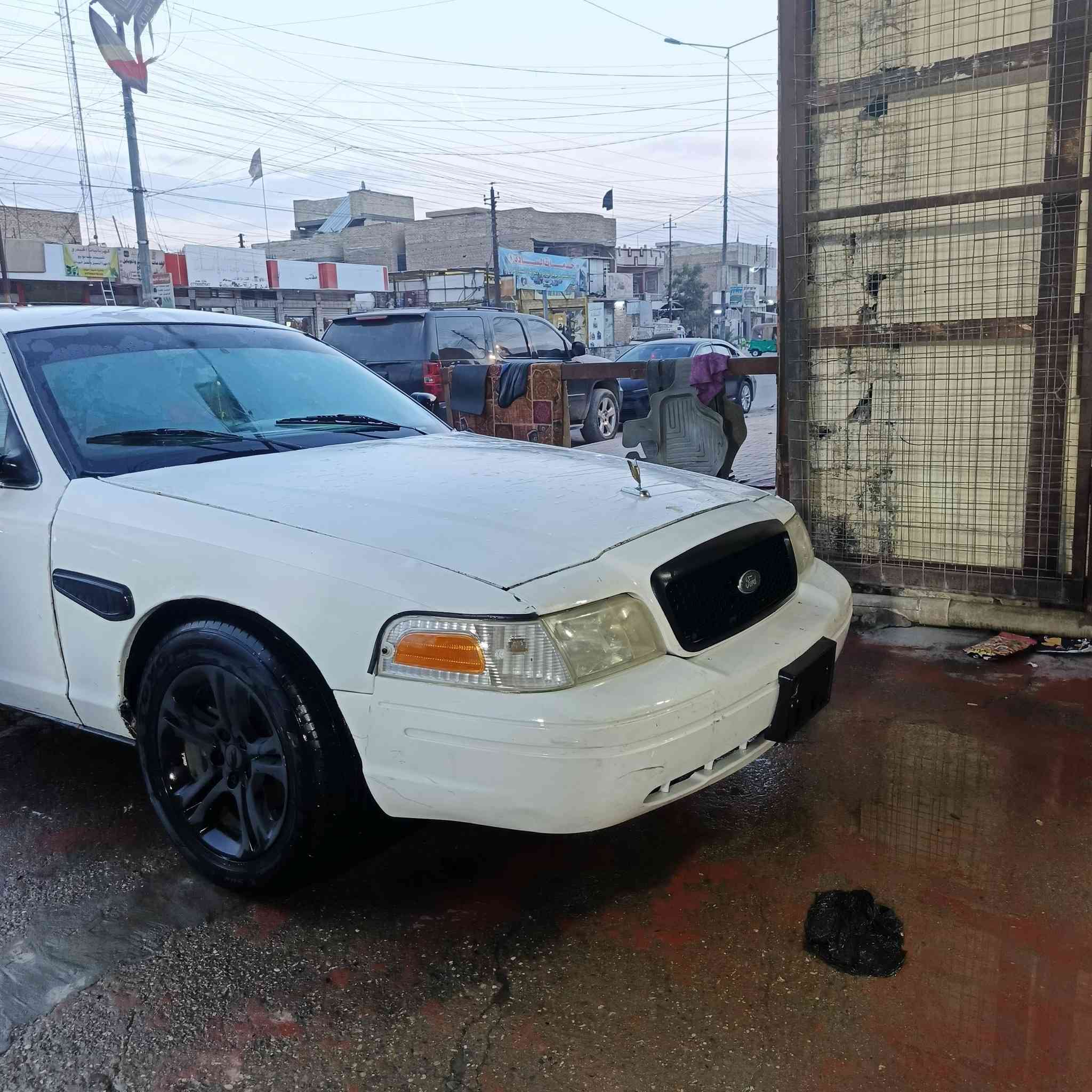 للبيع أو امراوس فورد فكتوريا ٢٠٠٧ سيارة كامله من كلشي كير مكينه تبريد تايرات ضفيرة جديده مكان بغداد  ***********السعر ٤٣
