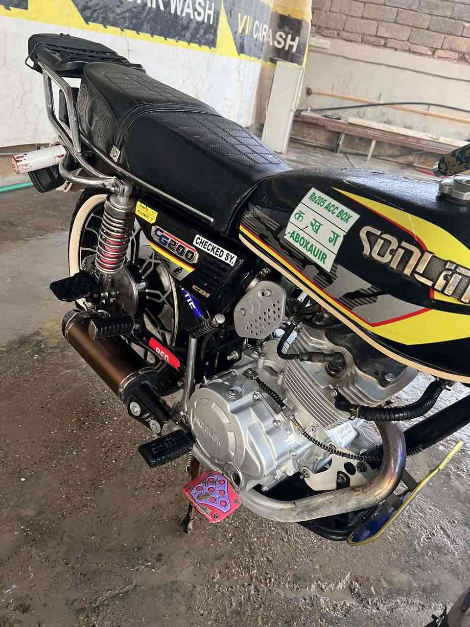 مابعد السلام دراجه 24 للبيع دراجه تخبل ماعيزها برغي واحد محرك شرط كهربائياتها كلها شغاله دراجه مرتبه كامله من كلشي نشاط محرك ٢٠٠ سعر ٦٧٥  بيها مجال لشراي ***********
