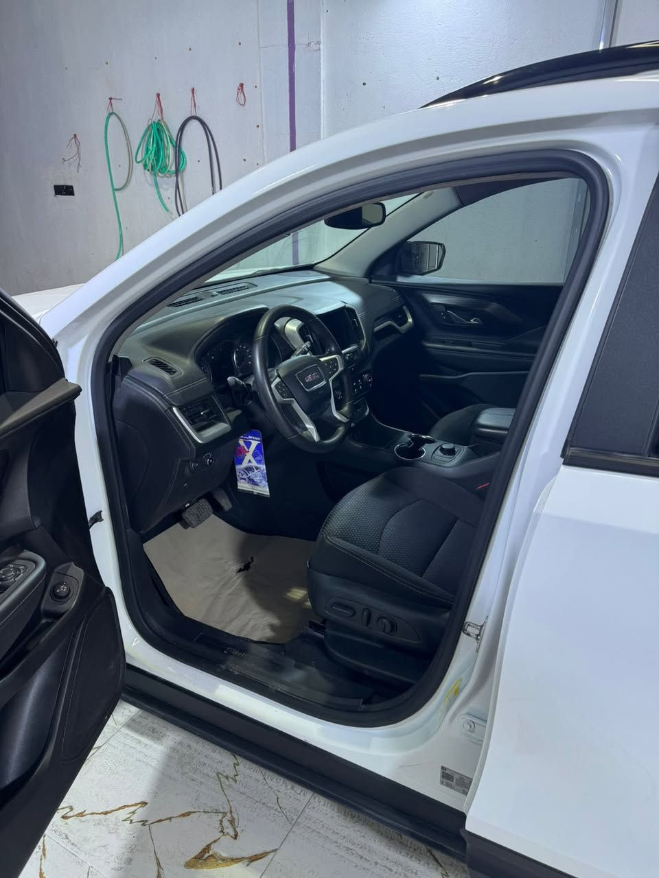 الاسلام عليكم جمسي تيران مديل 2024 السيارة جديده بمعنه الكلمه السيارة تقرير مياه امطار  ماشيه 3 ألف تعمل وتسير من امريكه العنوان بصره  ***********
