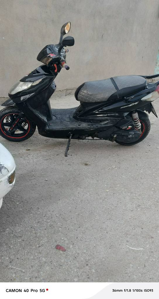 السلام عليكم سكنس فحل كابريتر دراجه نضيفه ما مفتوحه السعر 600 وبيهة مجال للشراي  اتصل وتدلل *********** بغداد, العراق
